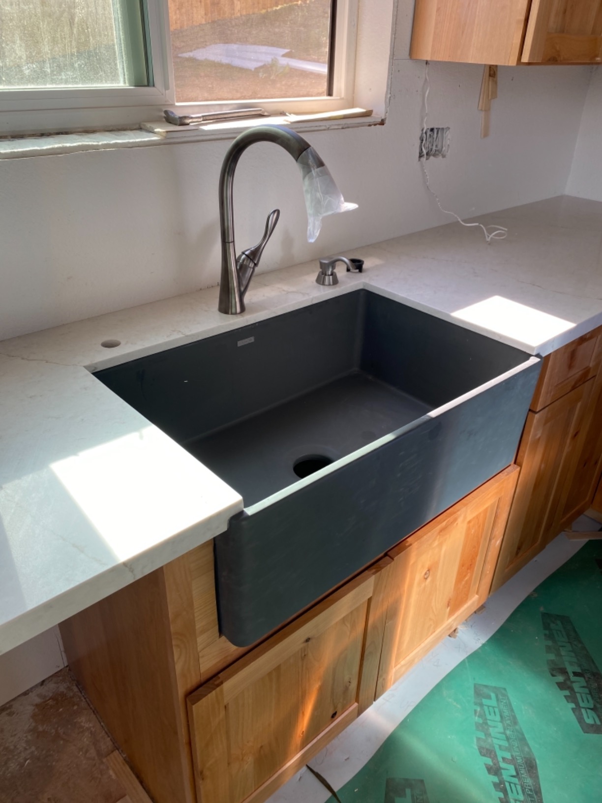 Elkay Fireclay SWUF28179WH Single Bowl Farmhouse Sink, White, 30 Inch customer photo 2