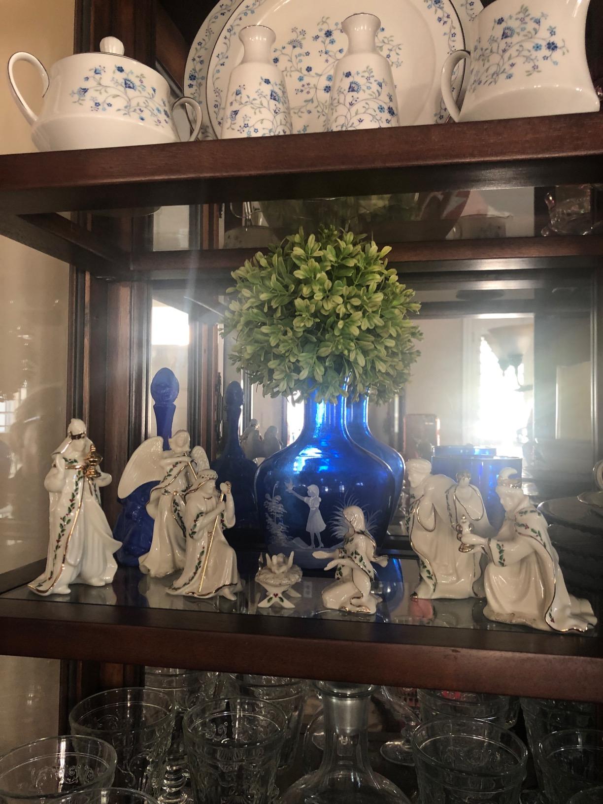 Lenox Holiday Christmas 7-Piece Mini Nativity Set, ivory porcelain with 24k gold accents customer photo 2