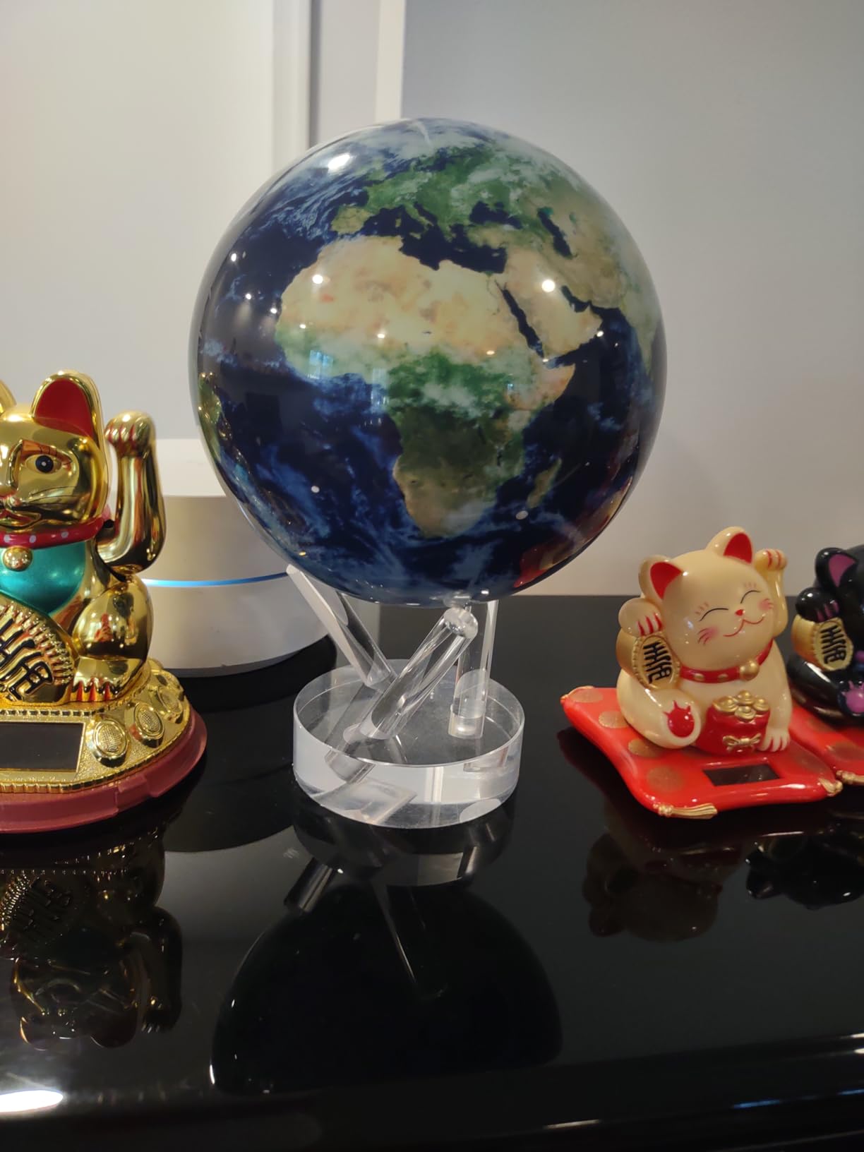 MOVA Self Rotating Globe, Earth with Clouds Classic (4.5