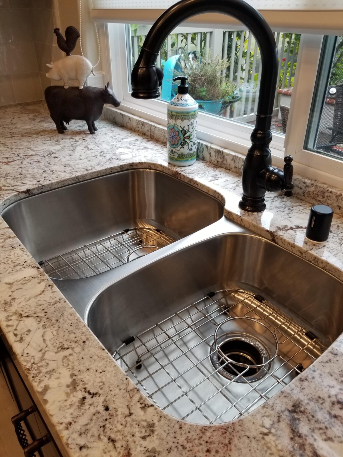 KRAUS Premier 32-inch Undermount 60/40 Double Bowl with Low Divider 18-Gauge Stainless Steel Kitchen Sink with Strainers, KBU24 customer photo 1