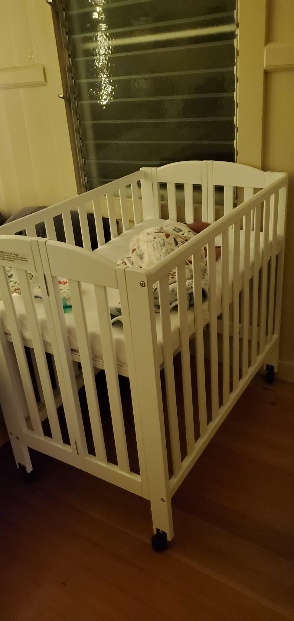 Dream On Me Mini Folding 3-in-1 Portable Baby Crib, Sturdy Locking Wheels | Mattress Included, 3 Adjustable Height, Compact Flat Fold for Small Spaces, GREENGUARD Gold & BSA Verified, White customer photo 2