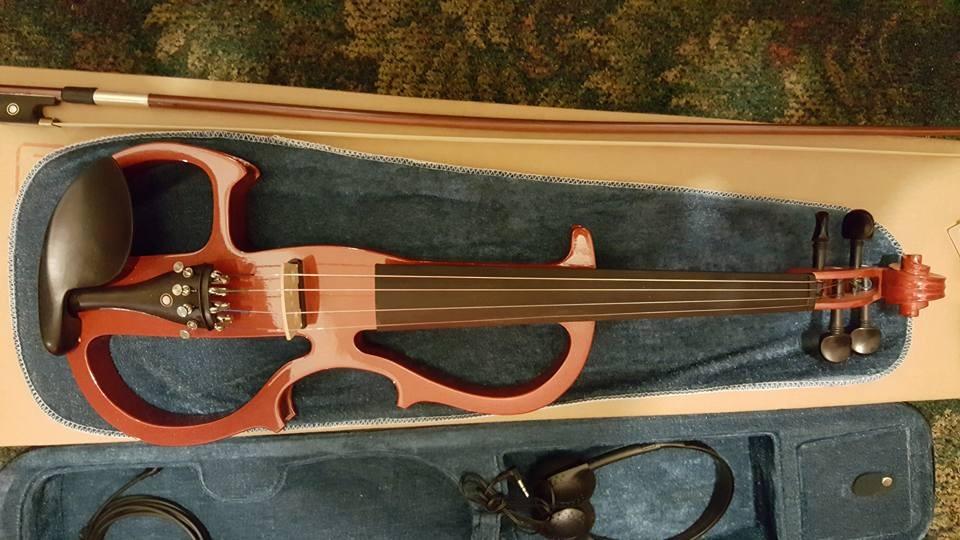 Cecilio 4/4 Full Size Electric Violin, Solid Maple with Ebony Fittings, Red customer photo 2