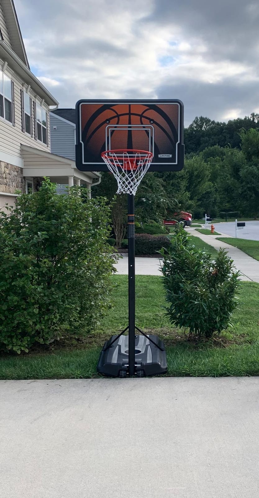 Lifetime Height Adjustable Portable Basketball System, 44 Inch Backboard customer photo 1