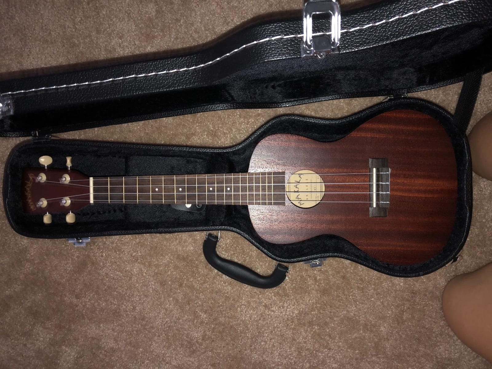 Kala MK-S Makala Soprano Ukulele Bundle with Gig Bag, Tuner, Strap, Aquila Strings, Online Lessons, Austin Bazaar Instructional DVD, and Polishing Cloth customer photo 1