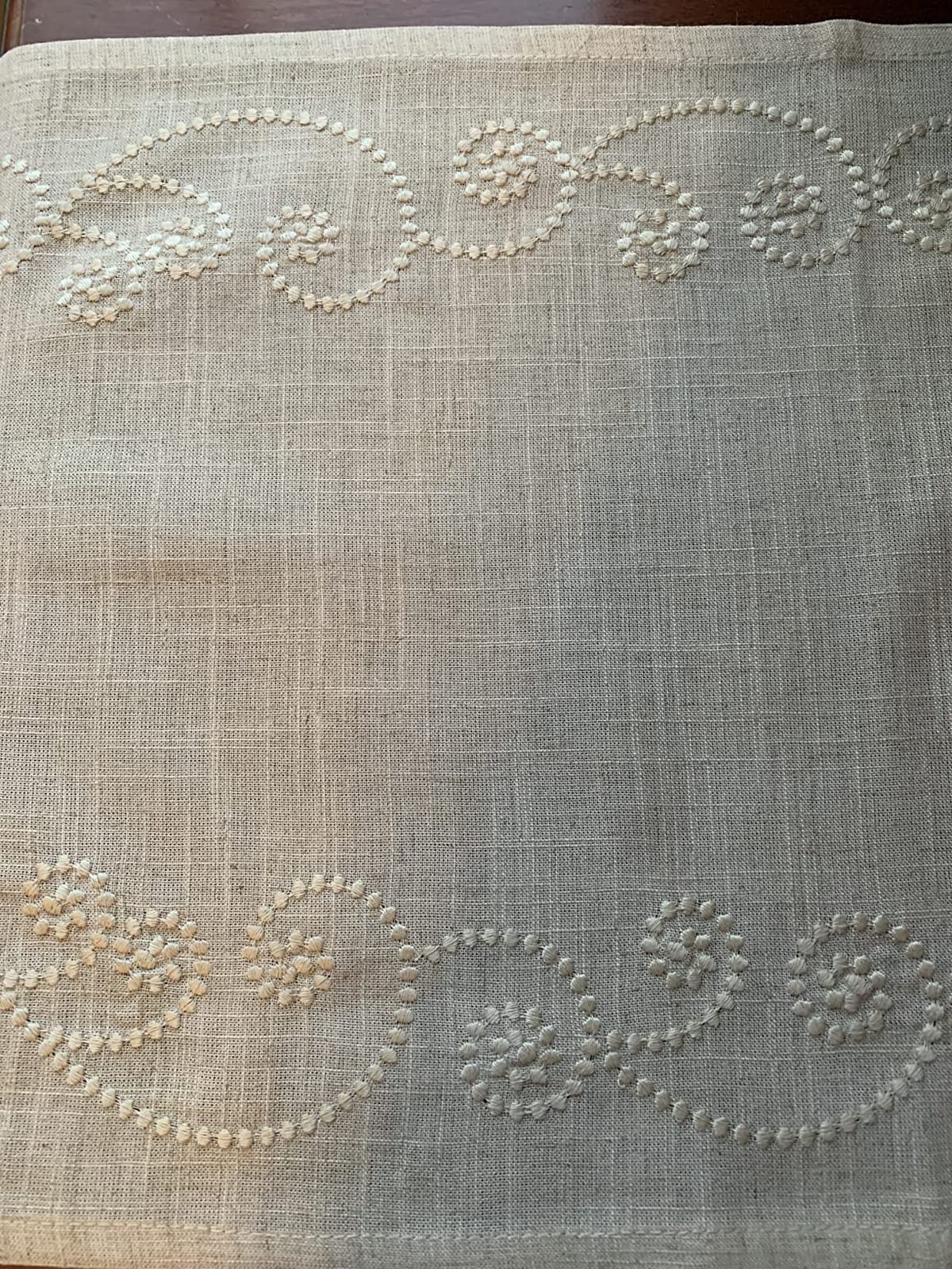 Saro Lifestyle Poly and Linen Blend Hemstitched Table Runner with Hemstitch Border, 16