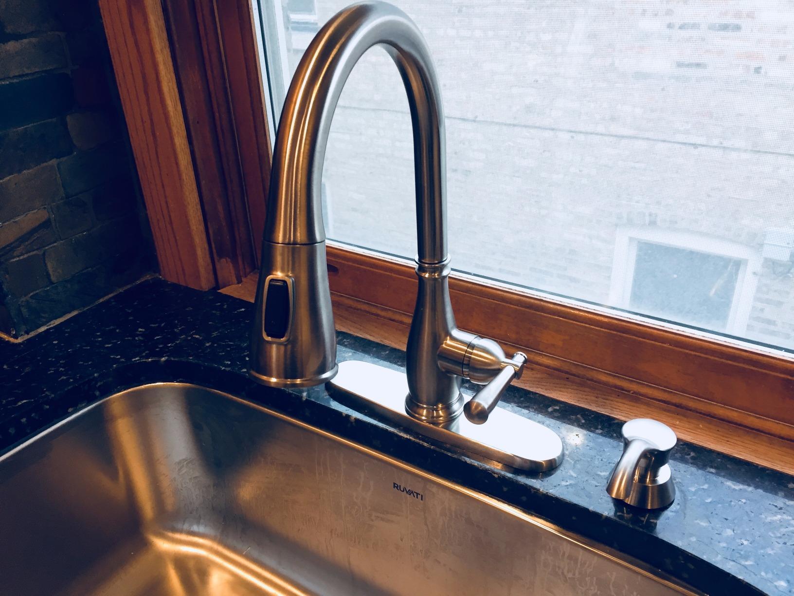 Ruvati 32-in 16-Gauge Stainless Undermount Kitchen Sink - RVM4200 customer photo 1