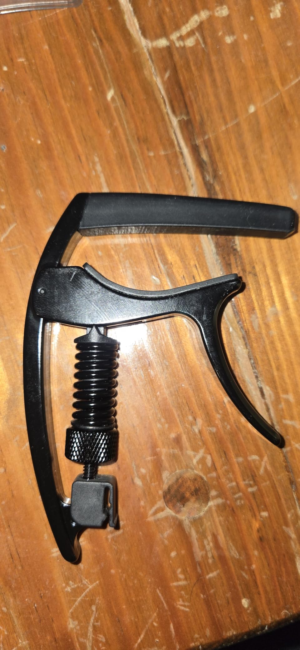 D'Addario Guitar Capo - NS Tri Action - For 6-String Electric and Acoustic Guitars - Micrometer Tension Adjustment for Buzz-Free, In-Tune Performance - Single Hand Use - Integrated Pick Holder - Silver customer photo 1