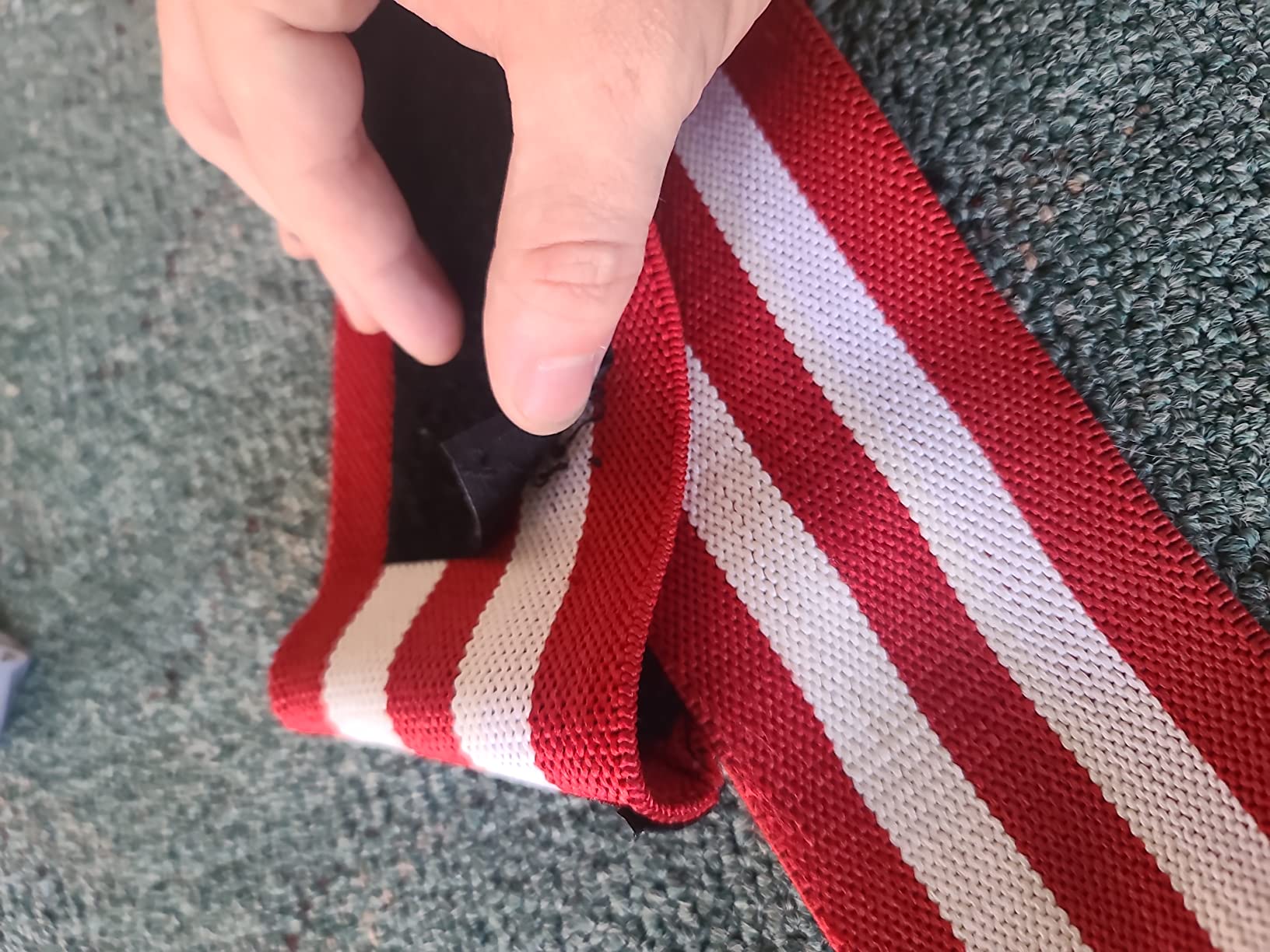 Harbinger Red Line 18-Inch Weightlifting Wrist Wraps for Men and Women (Pair) customer photo 2