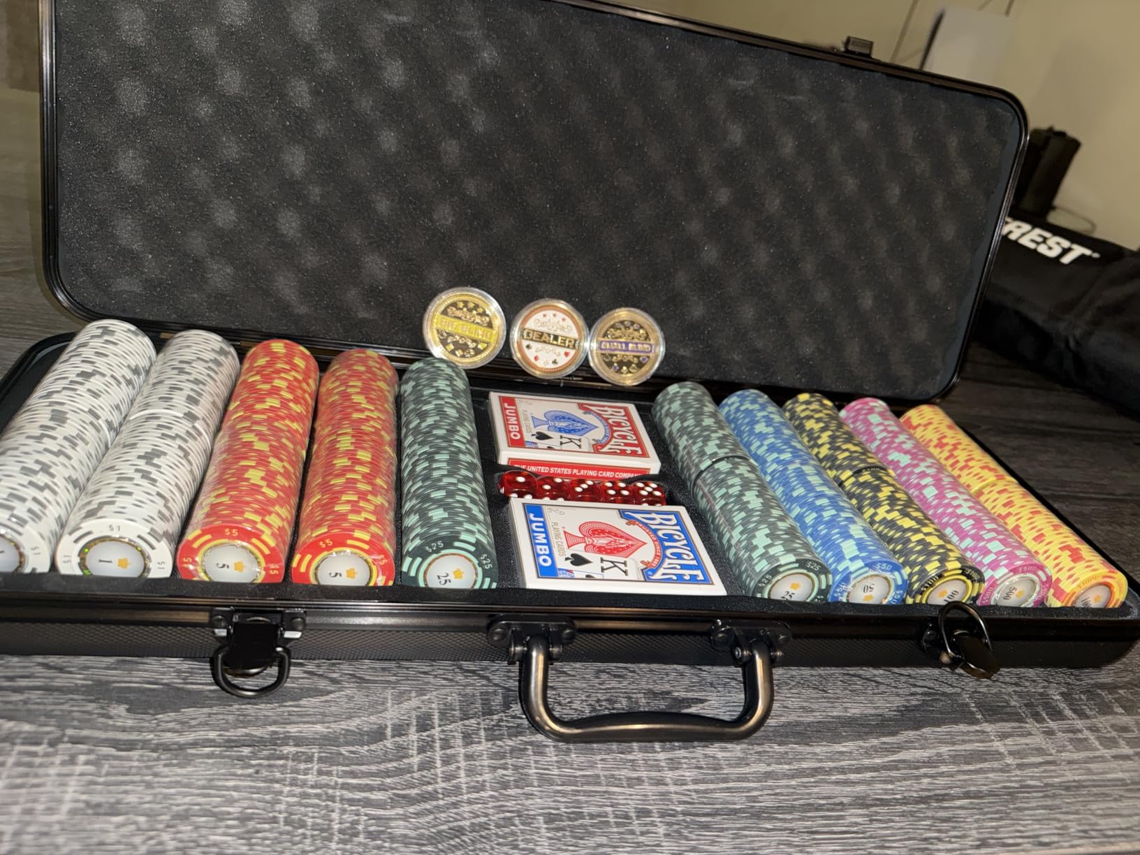 Versa Games Poker Chips - Clay Poker Chips Set - 13.5g 500 Piece Crown Casino Poker Set with Numbers Denomination - Upgraded Poker Set Case customer photo 1