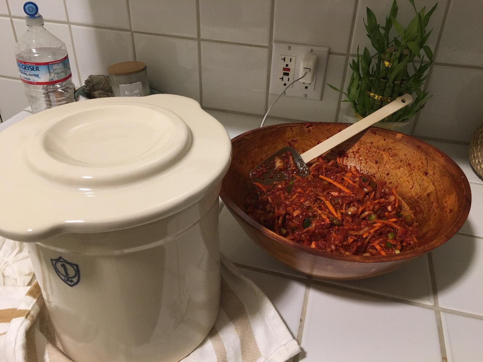1-Gallon Stoneware Pickling Crock Complete Kit customer photo 2
