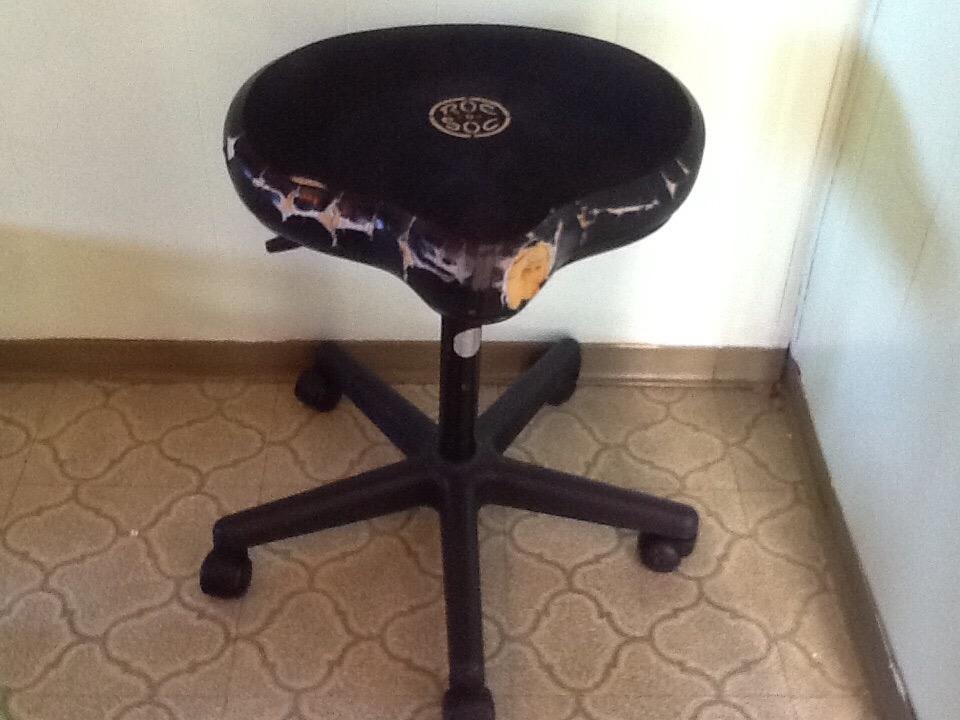 ROC-N-SOC Lunar Series Gas Lift Drum Throne Red customer photo 2