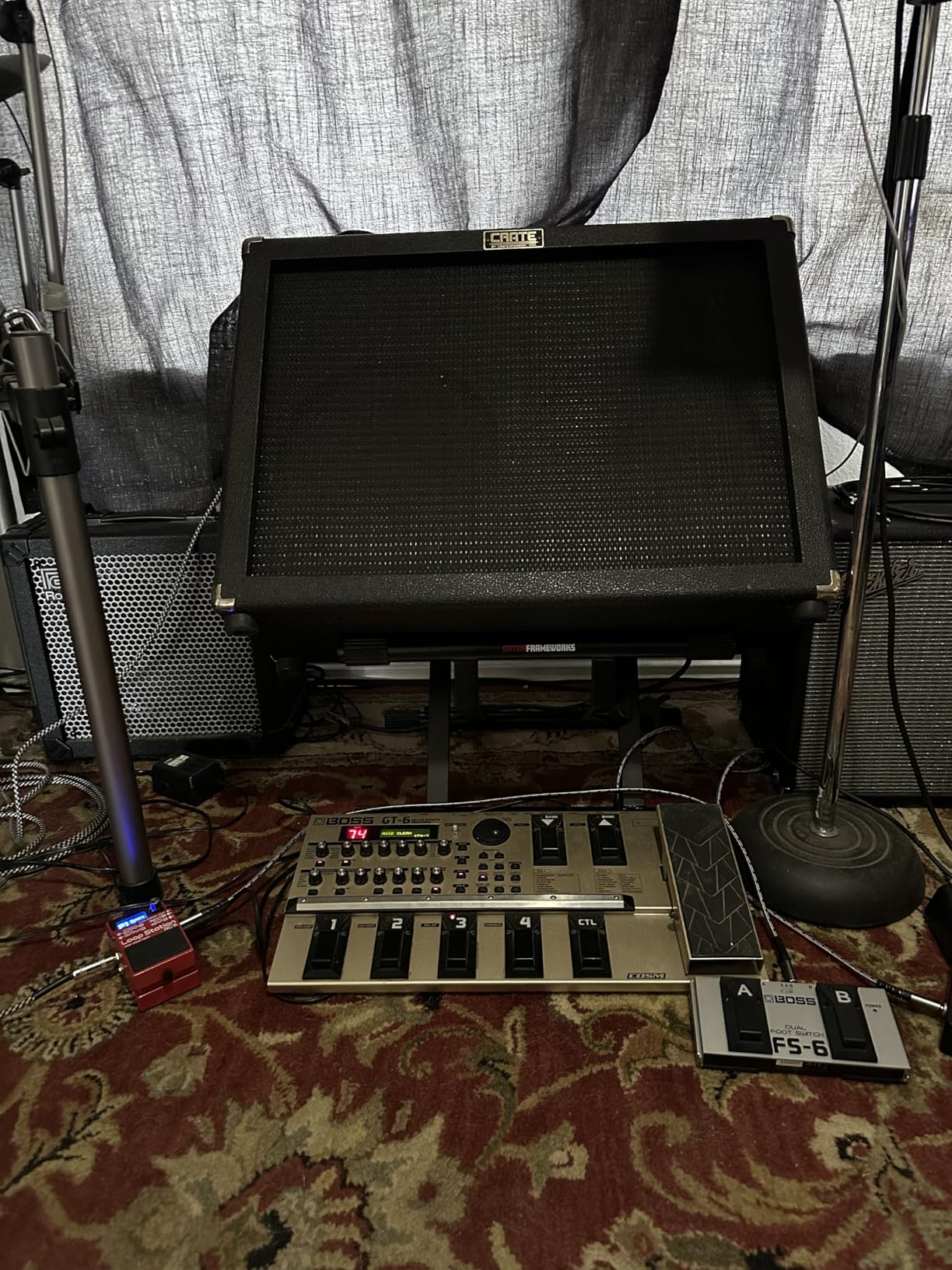 Gator Frameworks Adjustable Guitar Amp Stand, Fits Most Combo Amplifiers (GFW-GTR-AMP) customer photo 2