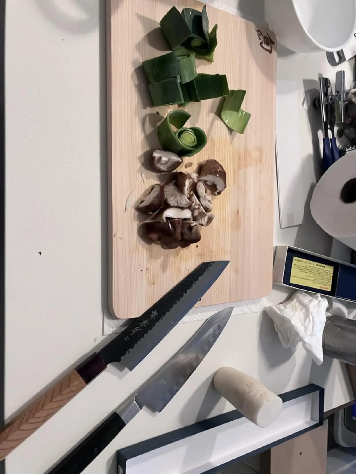 Shun Cutlery Medium Hinoki Cutting Board | 15.75