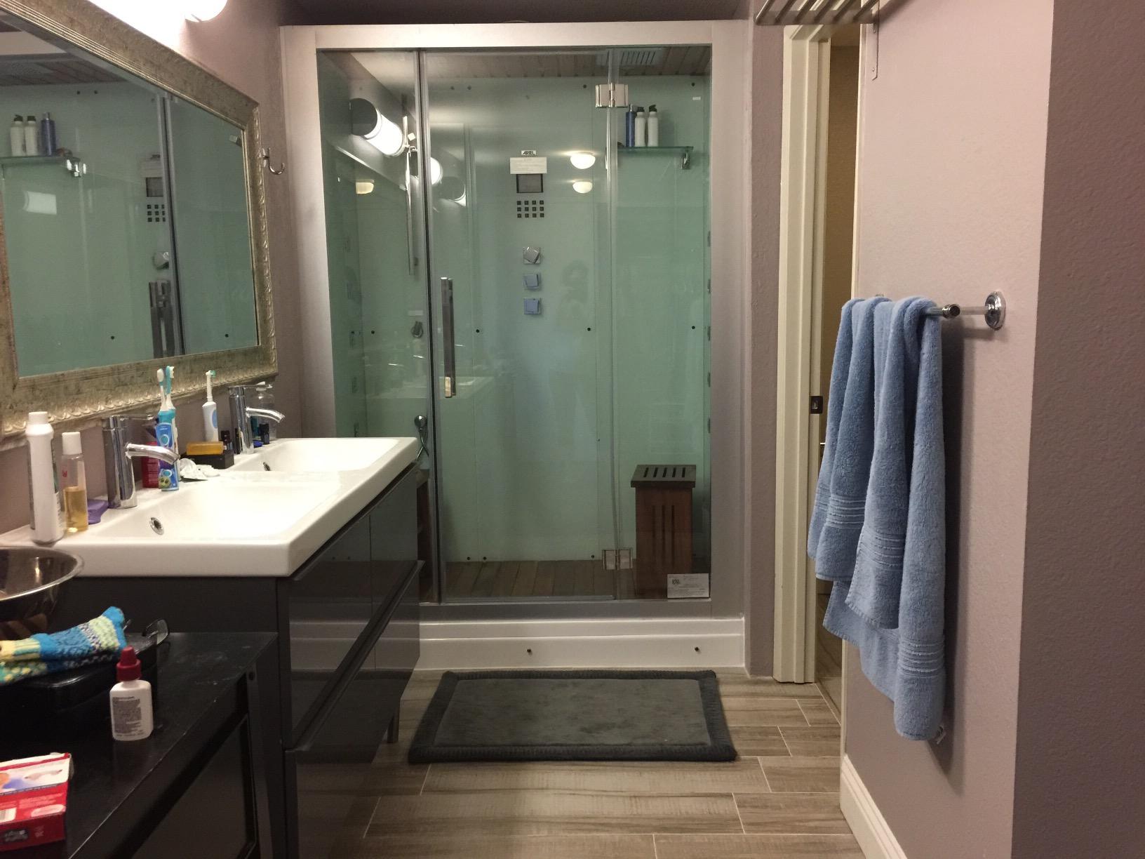 Ariel Platinum DZ972-1F8-W Steam Shower in White 59