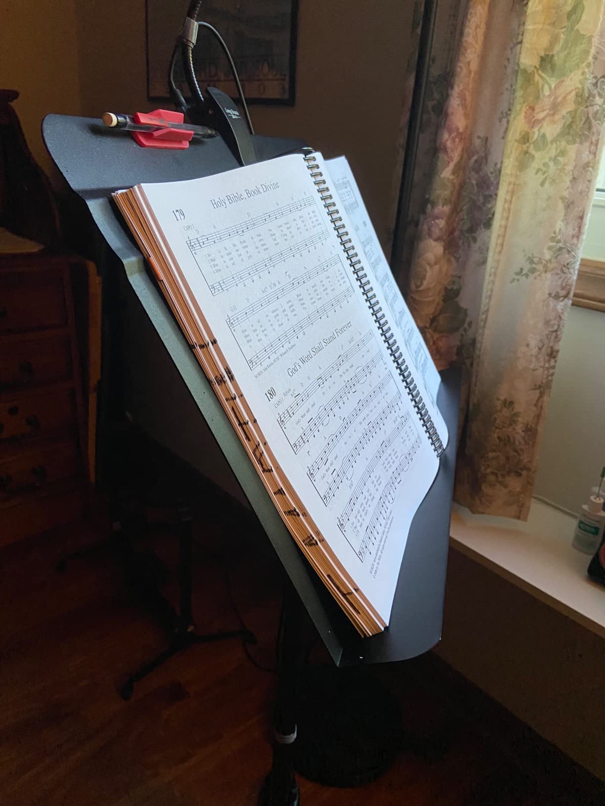 Manhasset 48 Music Stand and 1000 Stand Light Bundle | Adjustable Sheet Music Stand, 20