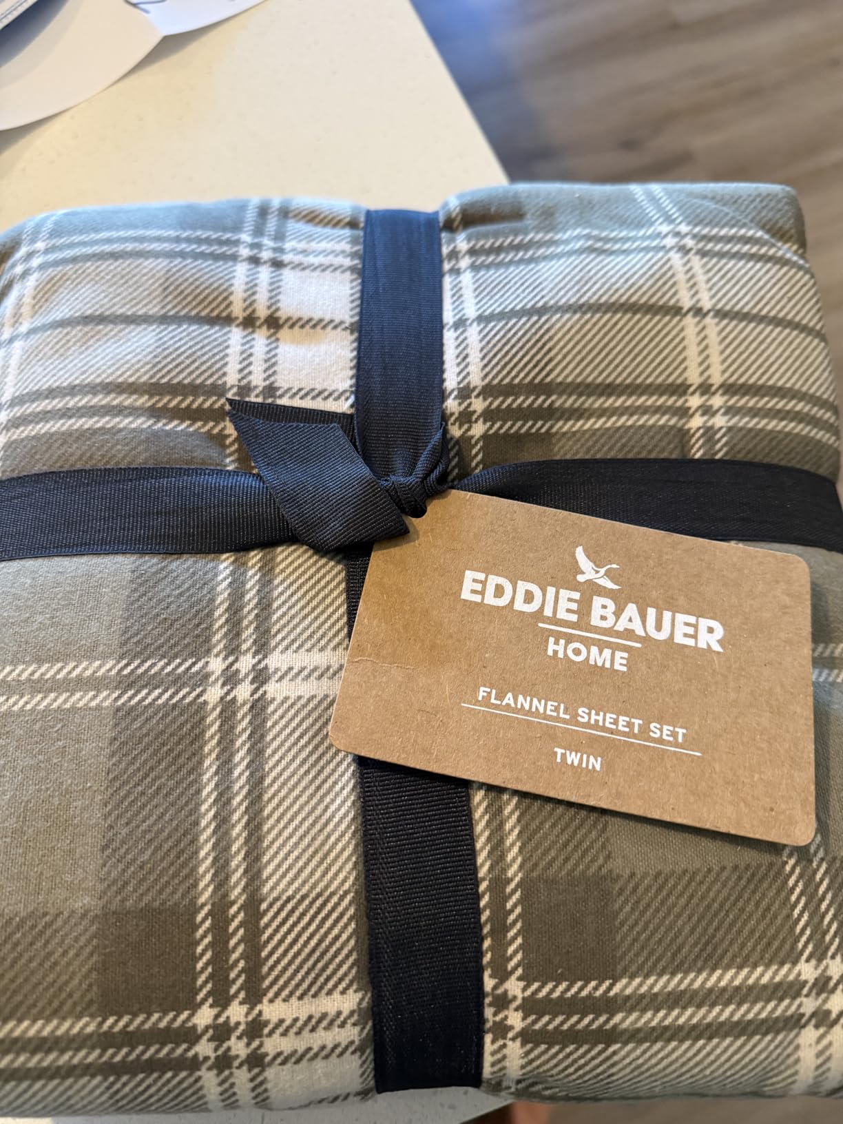 Eddie Bauer - Flannel Sheets Queen Size, Anti-Pilling & Wrinkle Resistant Cotton, Touchably Soft for All-Season Comfort - Bed Sheets with Matching Pillowcases & Fitted Sheet (Montlake Plaid Red) customer photo 1