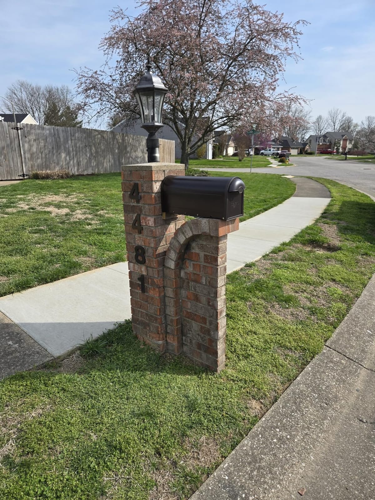 Architectural Mailboxes Winston Post Mount Mailbox, Black, Medium customer photo 2