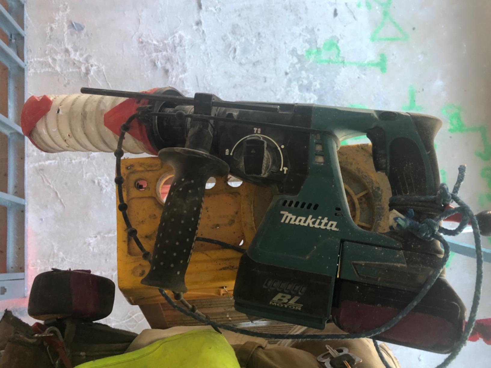 Makita XRH01Z 18V LXT Lithium-Ion Brushless Cordless 1-Inch Rotary Hammer, SDS-PLUS (Bare Tool) customer photo 1