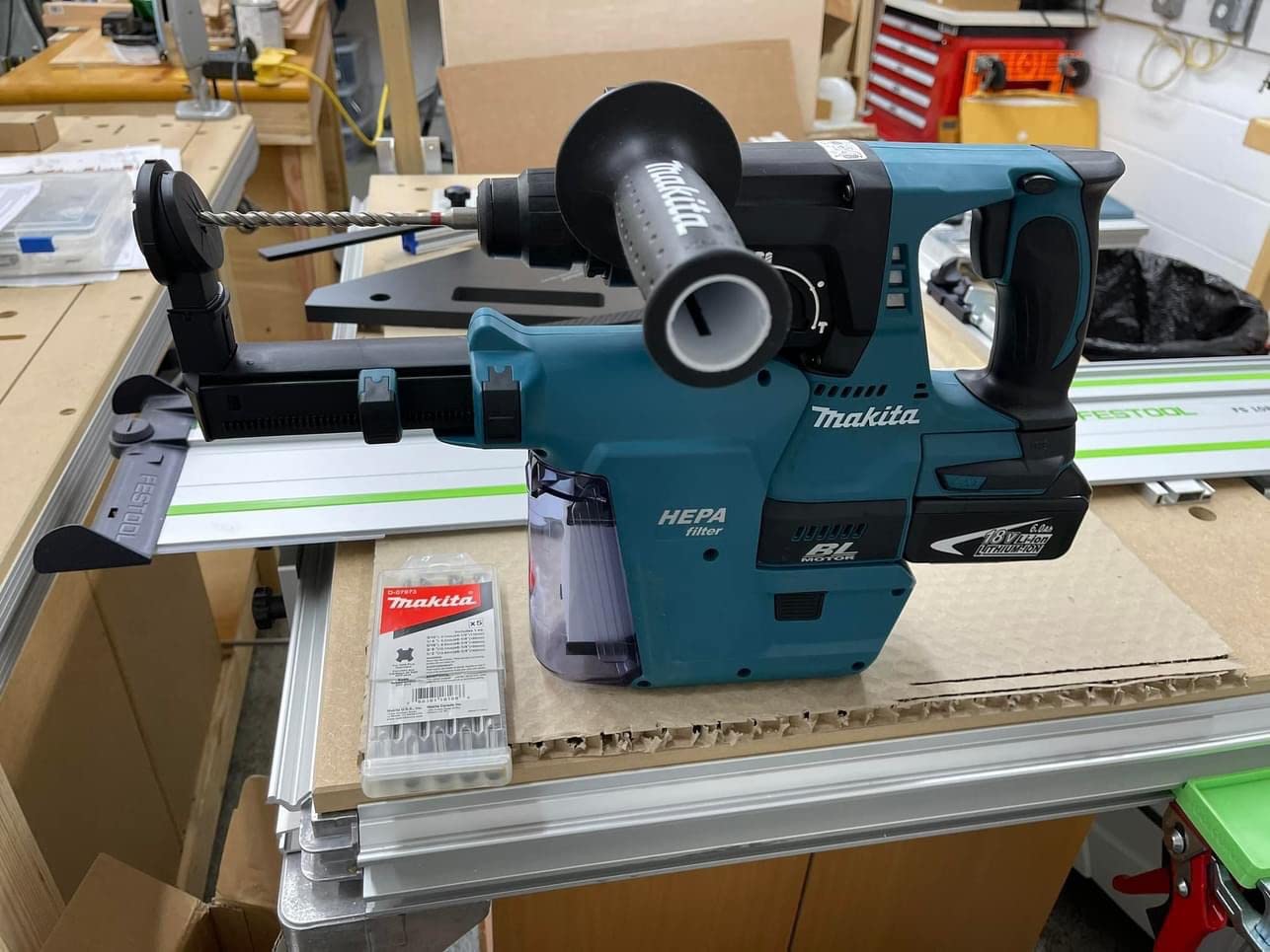 Makita XRH01Z 18V LXT Lithium-Ion Brushless Cordless 1-Inch Rotary Hammer, SDS-PLUS (Bare Tool) customer photo 2
