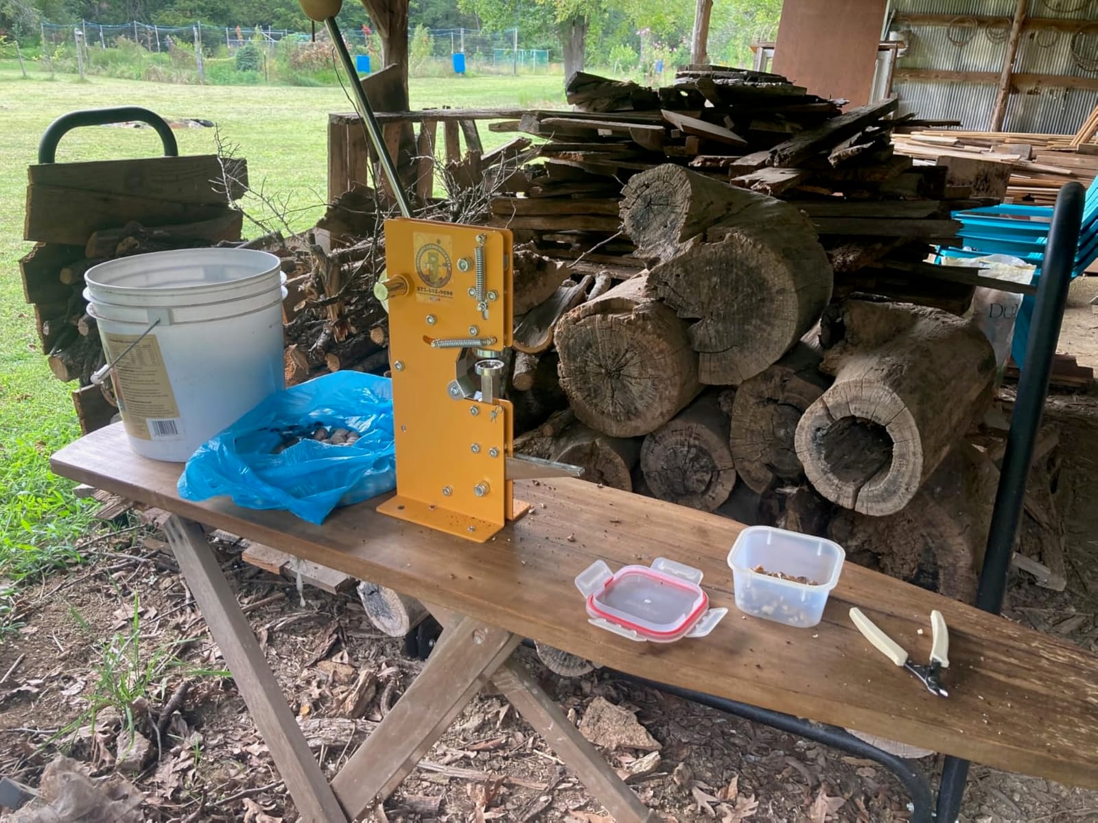 Black Walnut Nut Cracker (Steel) customer photo 1