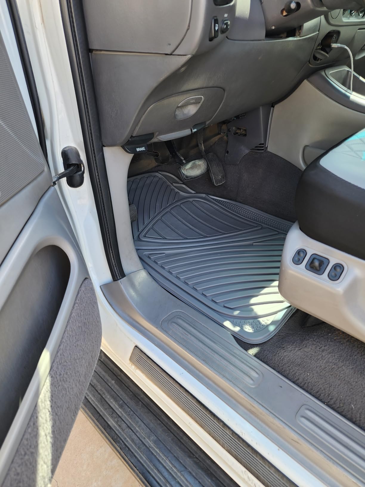 Motor Trend 3 Row Odorless Rubber Floor Mats & Liners for Car SUV Van, Durable Heavy Duty Polymerized Latex Full Interior Protection, Extra-High Ridgeline Design, Black customer photo 1
