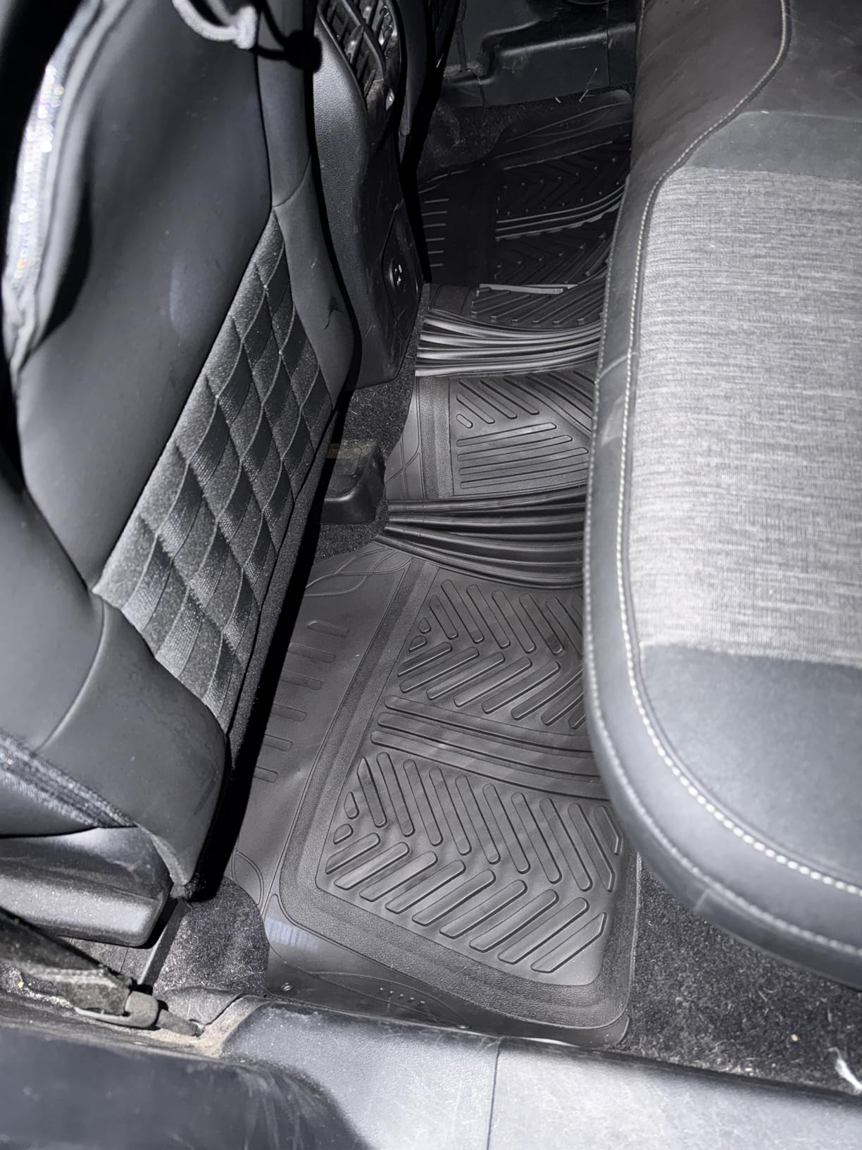 Motor Trend FlexTough Performance All Weather Rubber Car Floor Mats - 3 Piece Floor Mats Automotive Liners for Cars Truck SUV, Heavy-Duty Waterproof (Black) customer photo 2