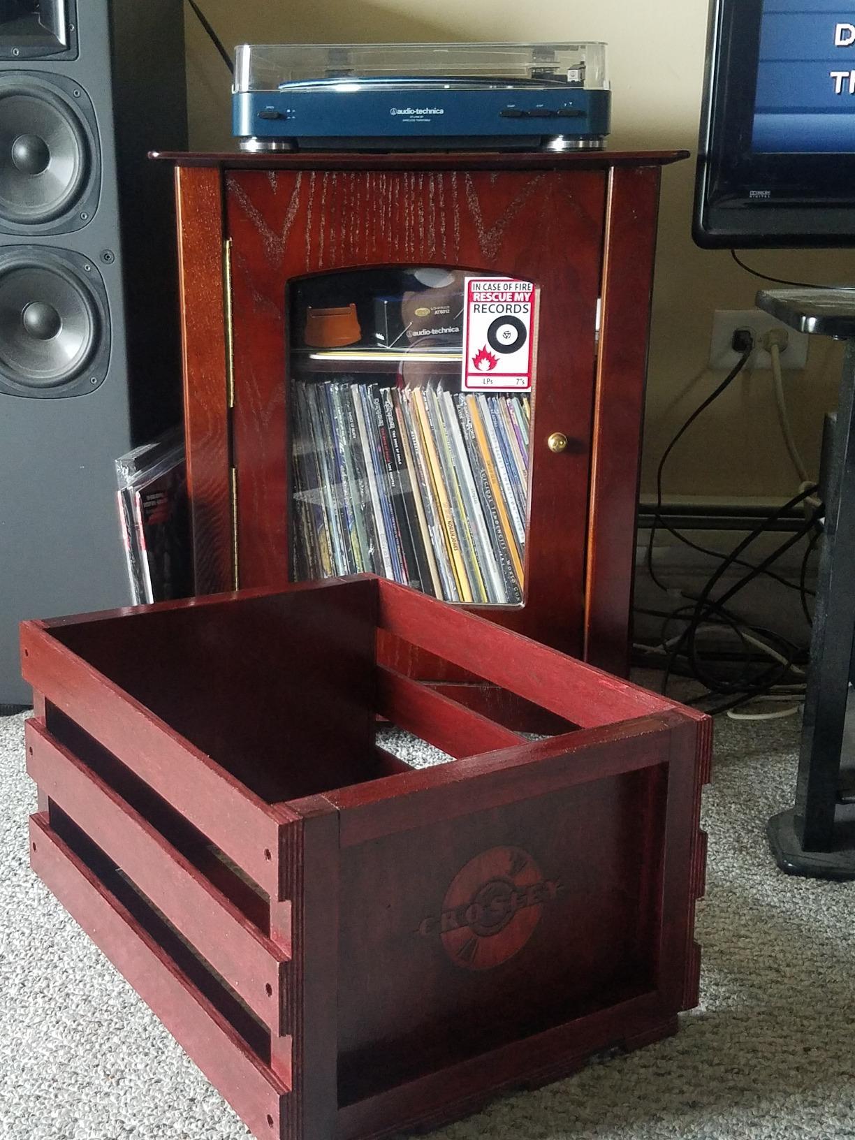 Crosley AC1004A-NA Record Storage Crate Holds up to 75 Albums, Natural customer photo 2