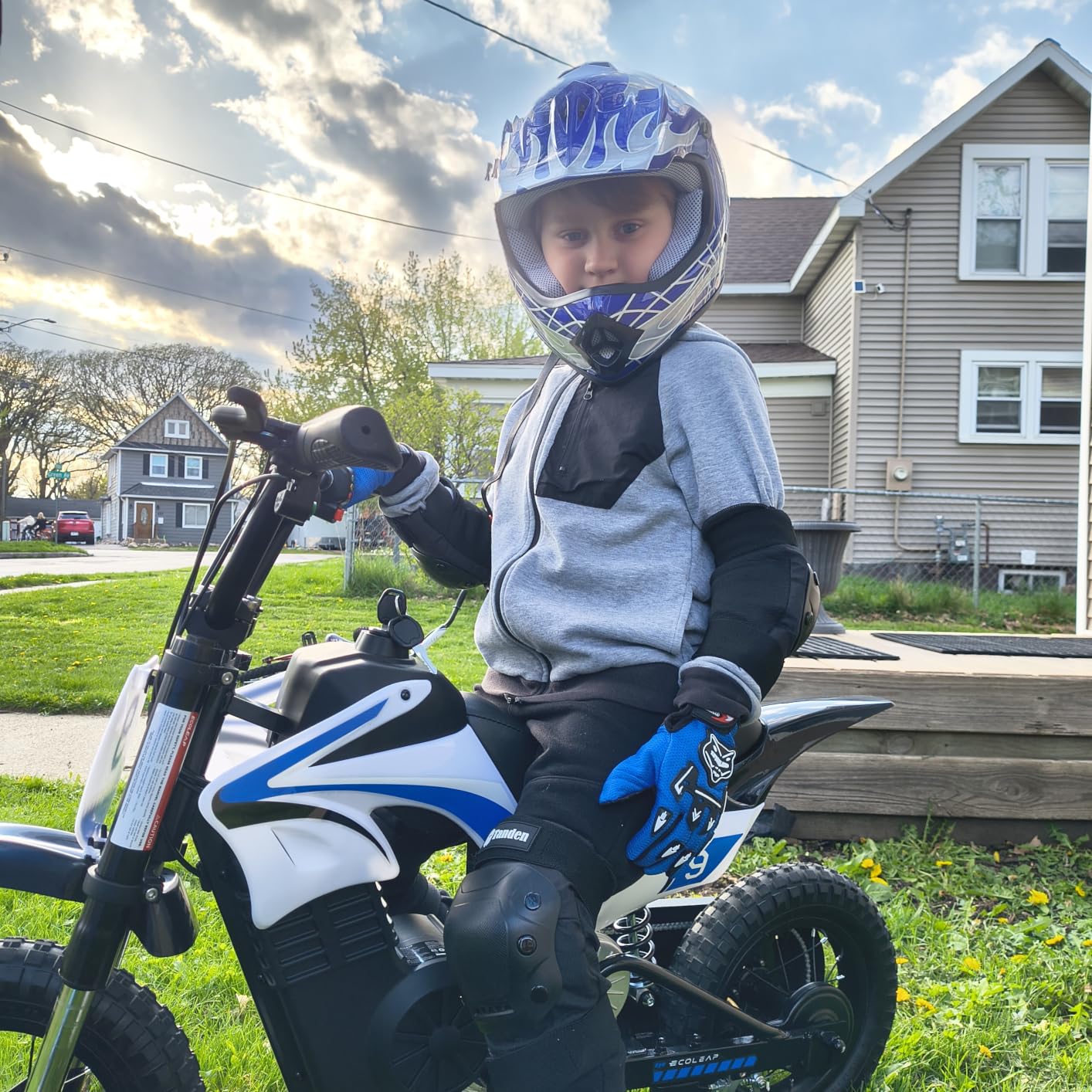 XFMT Kids Dirt Bike Helmet Youth Motorcycle Helmet DOT-Certified Full Face Helmets for Motocross ATV Off-Road Street Bike with Goggles & Gloves, Red Spider Small customer photo 2