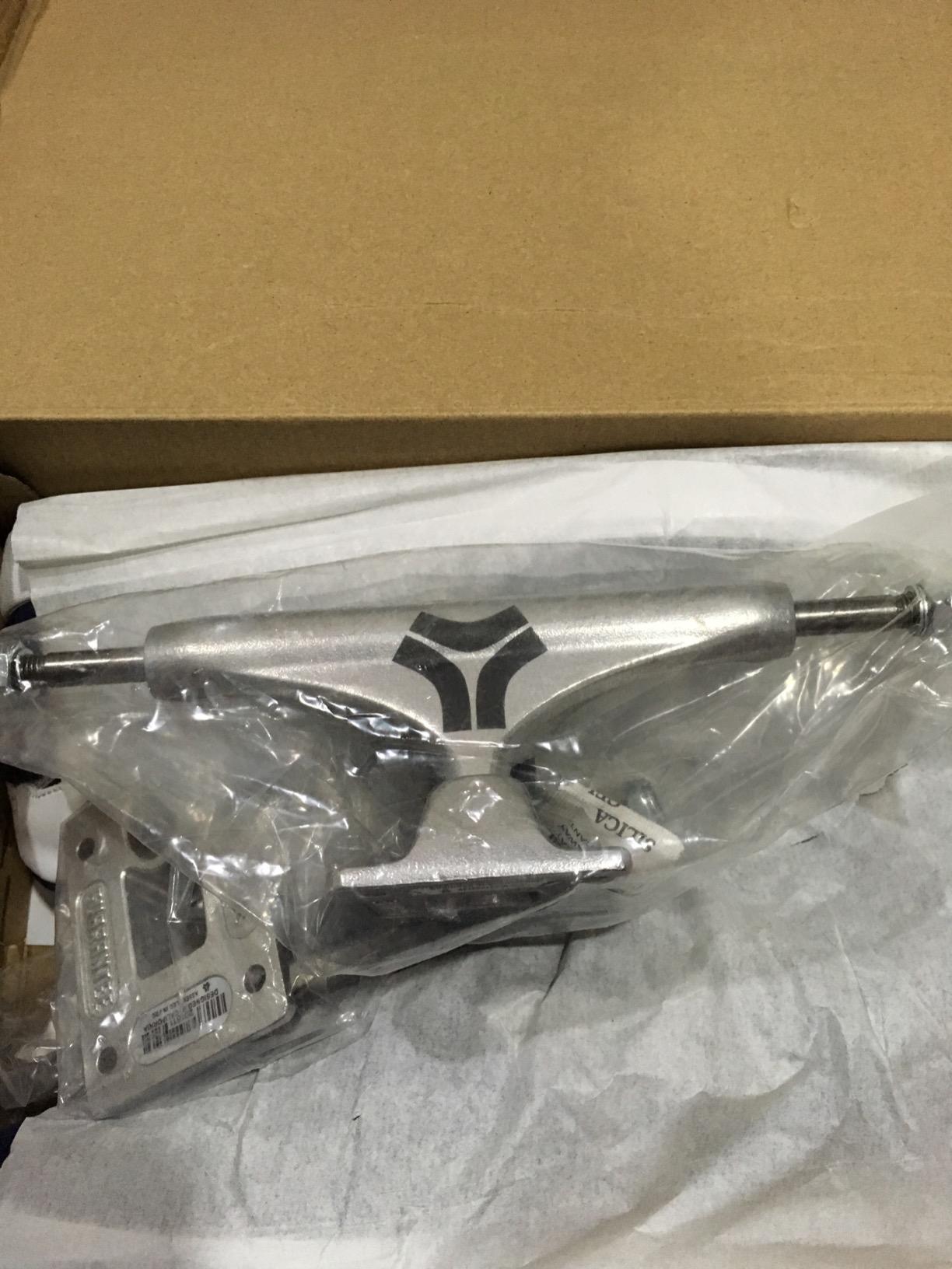 Destructo D1 Raw Mid Trucks (Set of 2) customer photo 1