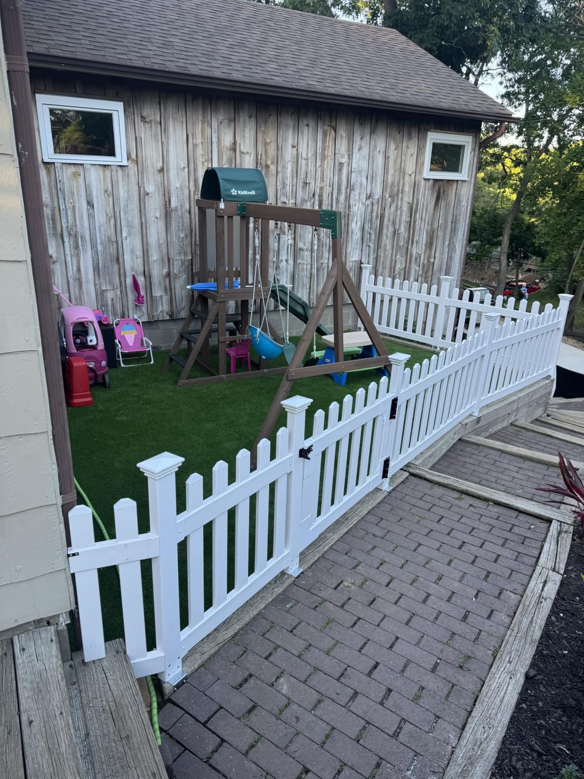WamBam Newport Picket Fence, White Vinyl DIY No Dig Kit | 3ftH x 6ftW, 1 Panel + 1 Post, ZP19002 customer photo 2