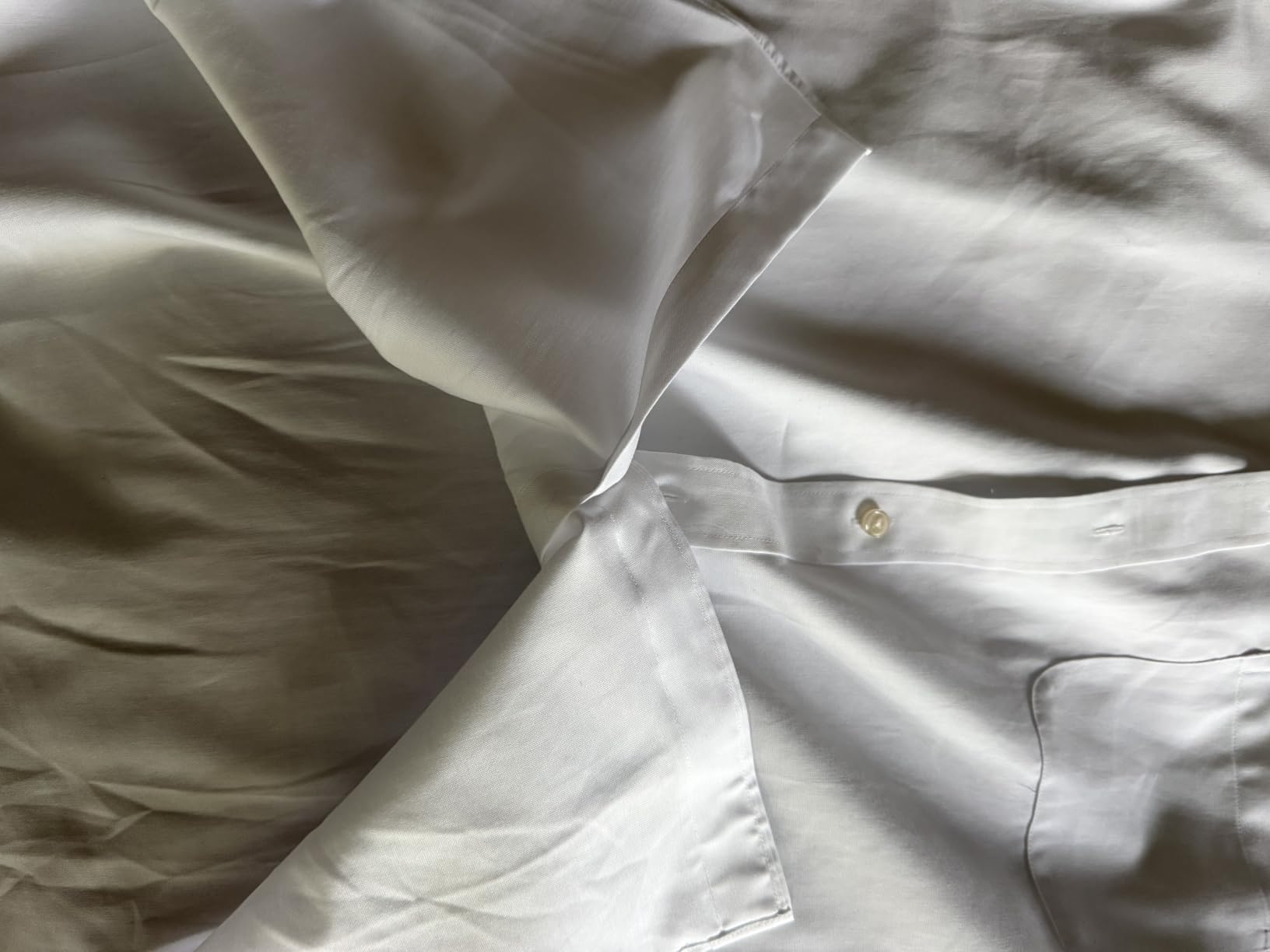 Tommy Hilfiger Men's Regular Fit Non Iron Solid Dress Shirt - Amazon Exclusive customer photo 2
