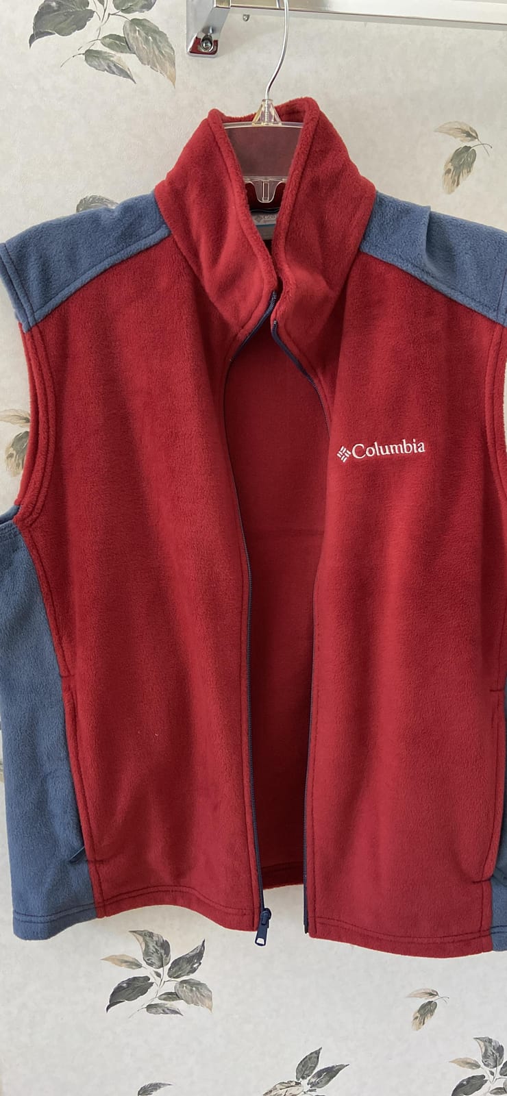 Columbia Men's Steens Mountain Vest customer photo 1