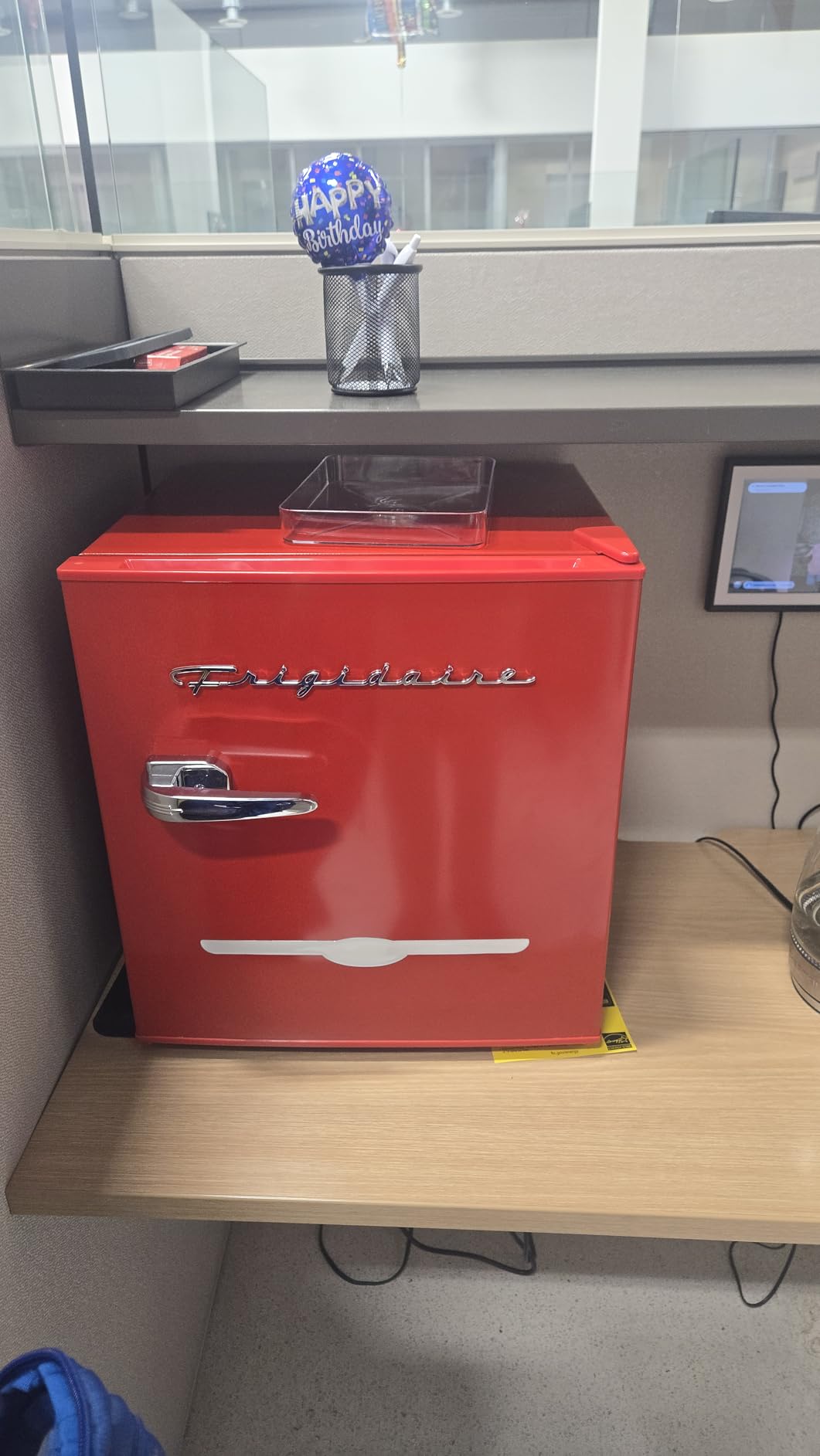 Frigidaire EFR176-RED 1.6 cu. ft. Retro Bar Fridge with Side Bottle Opener, Red customer photo 2