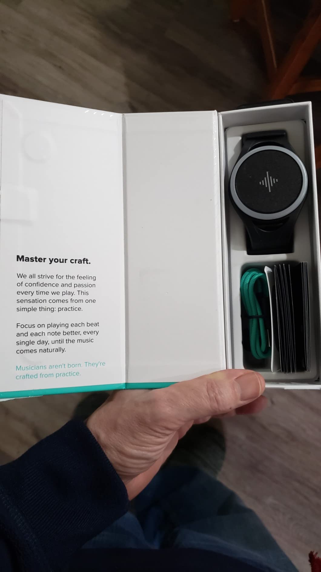 Soundbrenner Pulse, Vibrating Metronome for All Musicians and Instruments, Perfect for Drums, Guitar, Piano and More, Best in Show at NAMM customer photo 2