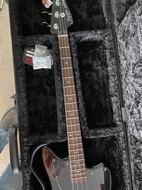 Gator Cases Molded Flight Case for Bass Guitar with TSA Approved Locking Latch, (GTSA-GTRBASS) customer photo 2