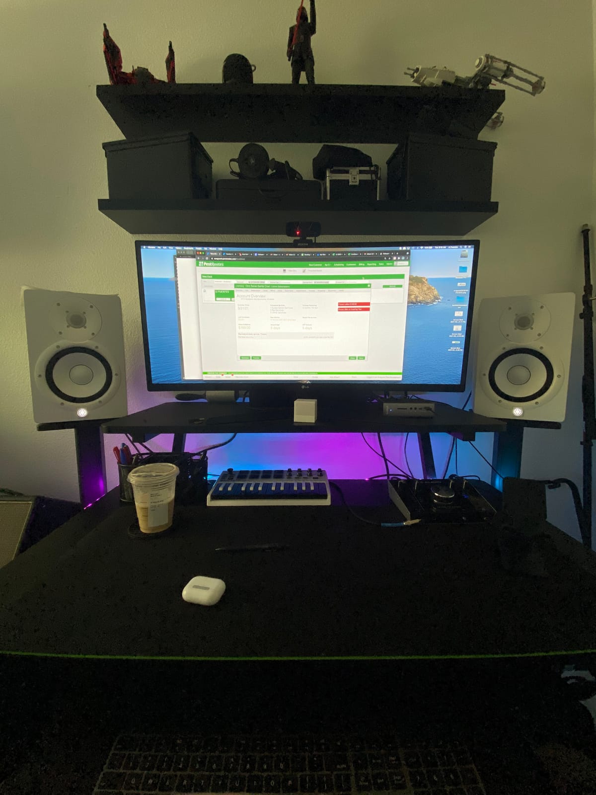 On-Stage WS7500 Series Wood Studio Workstation - Black customer photo 1