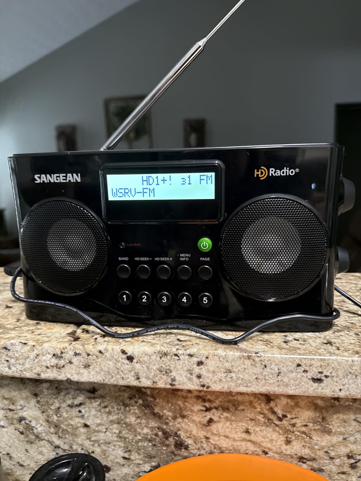 Sangean HDR-16 HD Radio/FM-Stereo/AM Portable Radio, Black customer photo 2