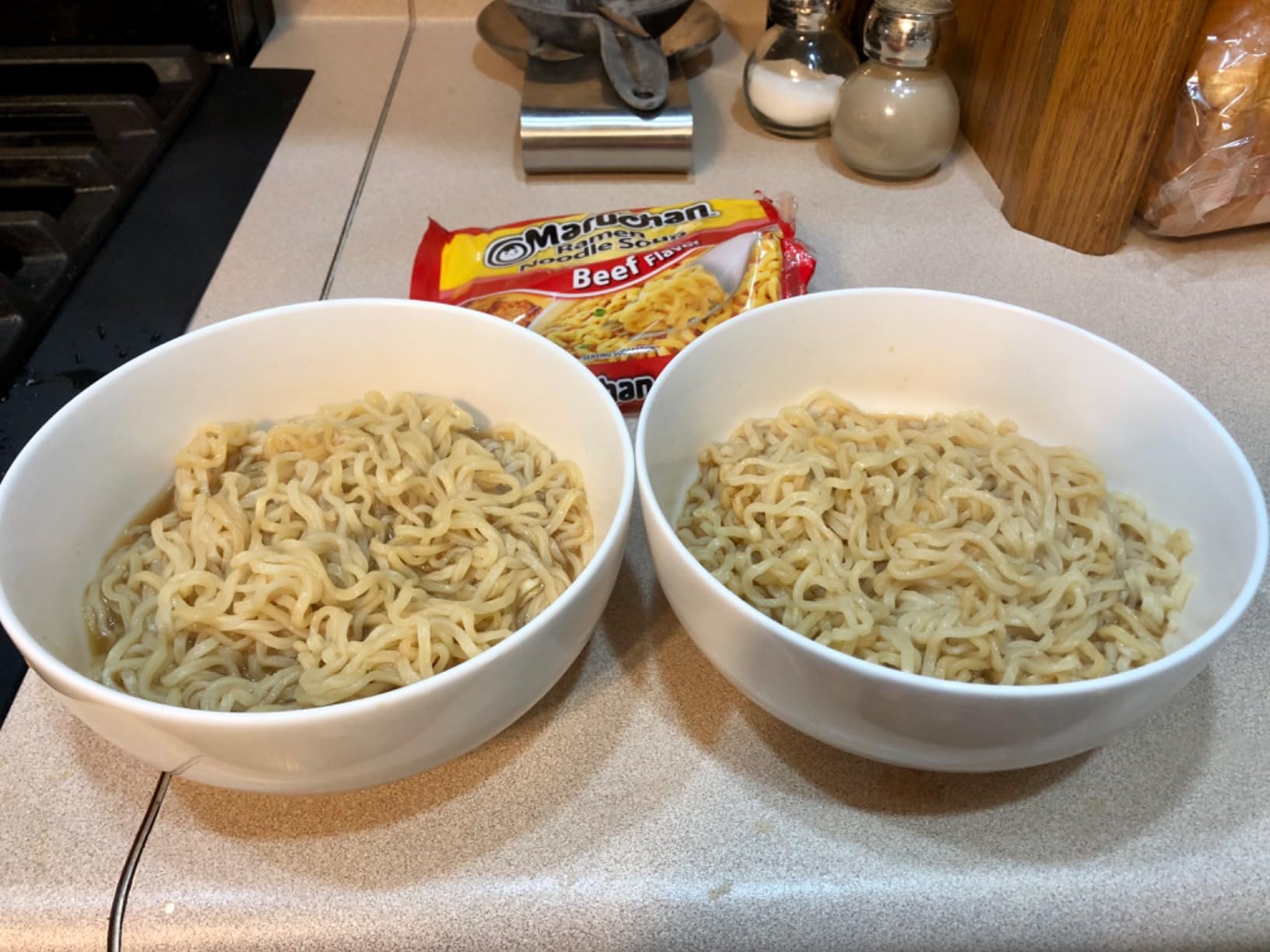 DOWAN 22 OZ White Ceramic Bowls Set of 4 - Perfect for Soup Bowls for Kitchen, Cereal Bowl, Ramen Bowl, Microwave Safe for Oatmeal, Fruit, Salad and Rice Bowl - Dishwasher & Microwave Safe customer photo 2