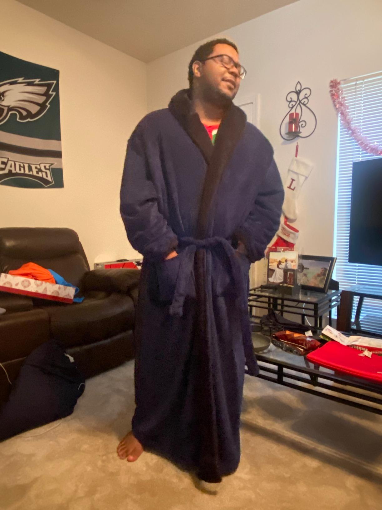 Men's Plush Fleece Hooded Robe with Pockets, Long Bathrobe customer photo 2