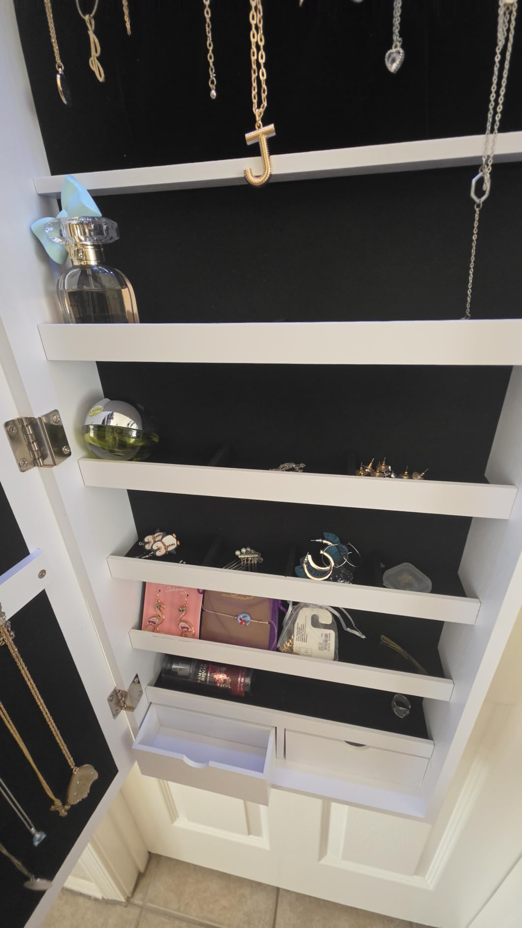 SONGMICS 6 LEDs Mirror Jewelry Cabinet, 47.2-Inch Tall Lockable Wall or Door Mounted Jewelry Armoire Organizer with Mirror, 2 Drawers, 3.9 x 14.6 x 47.2 Inches, White UJJC93W customer photo 2