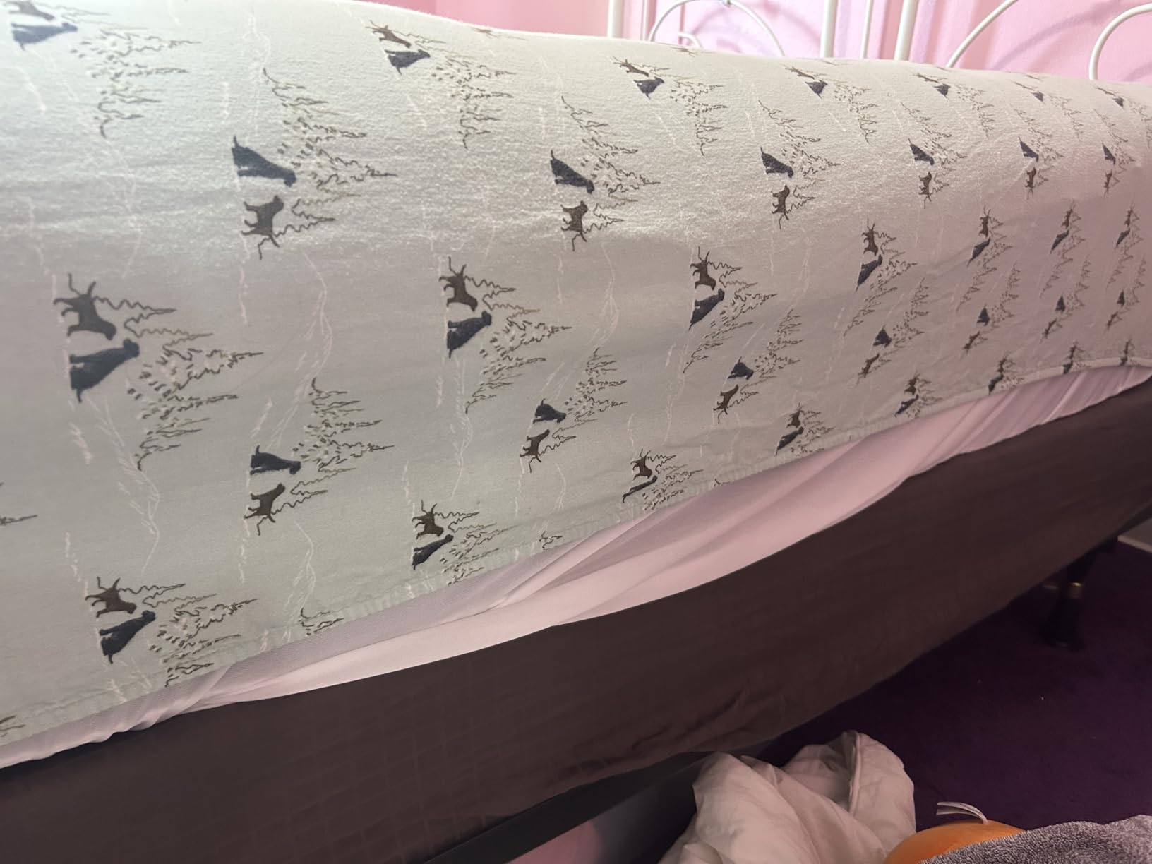 Eddie Bauer - Flannel Sheets Queen Size, Anti-Pilling & Wrinkle Resistant Cotton, Touchably Soft for All-Season Comfort - Bed Sheets with Matching Pillowcases & Fitted Sheet (Elk Grove Grey) customer photo 2