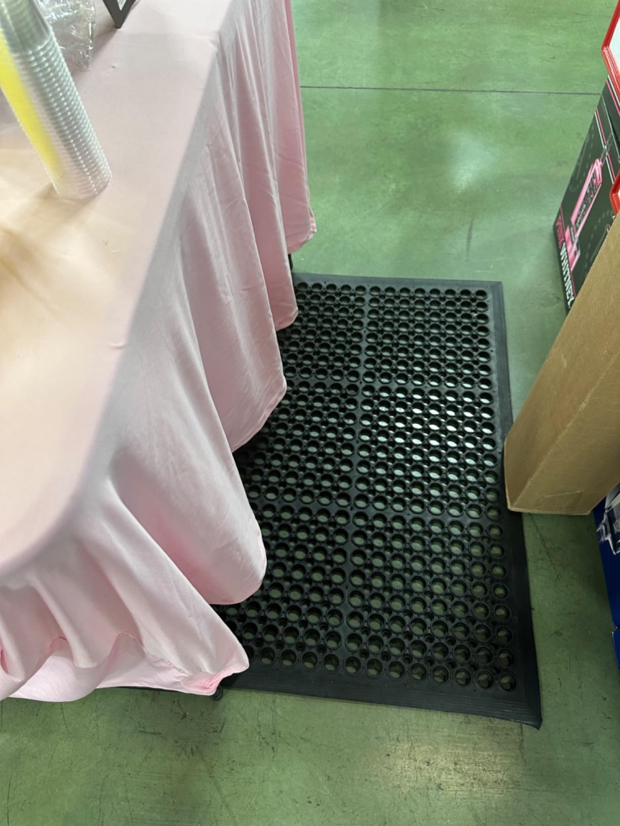 Envelor Anti Fatigue Mats for Kitchen Floor, Rubber Bar Mat, Non Slip Commercial Floor Mat with Drainage Holes, Indoor Outdoor Rubber Mat for Restaurant, Garage, Entryway, Entry Mat 24 x 36 in customer photo 1