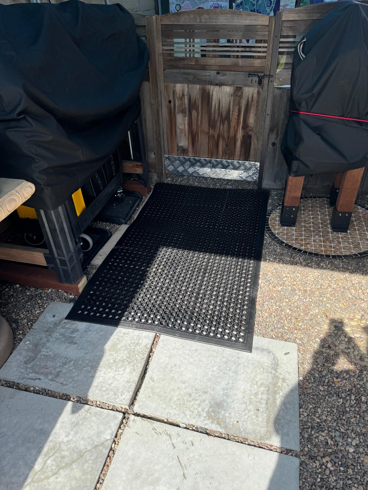 Envelor Anti Fatigue Mats for Kitchen Floor, Rubber Bar Mat, Non Slip Commercial Floor Mat with Drainage Holes, Indoor Outdoor Rubber Mat for Restaurant, Garage, Entryway, Entry Mat 24 x 36 in customer photo 2