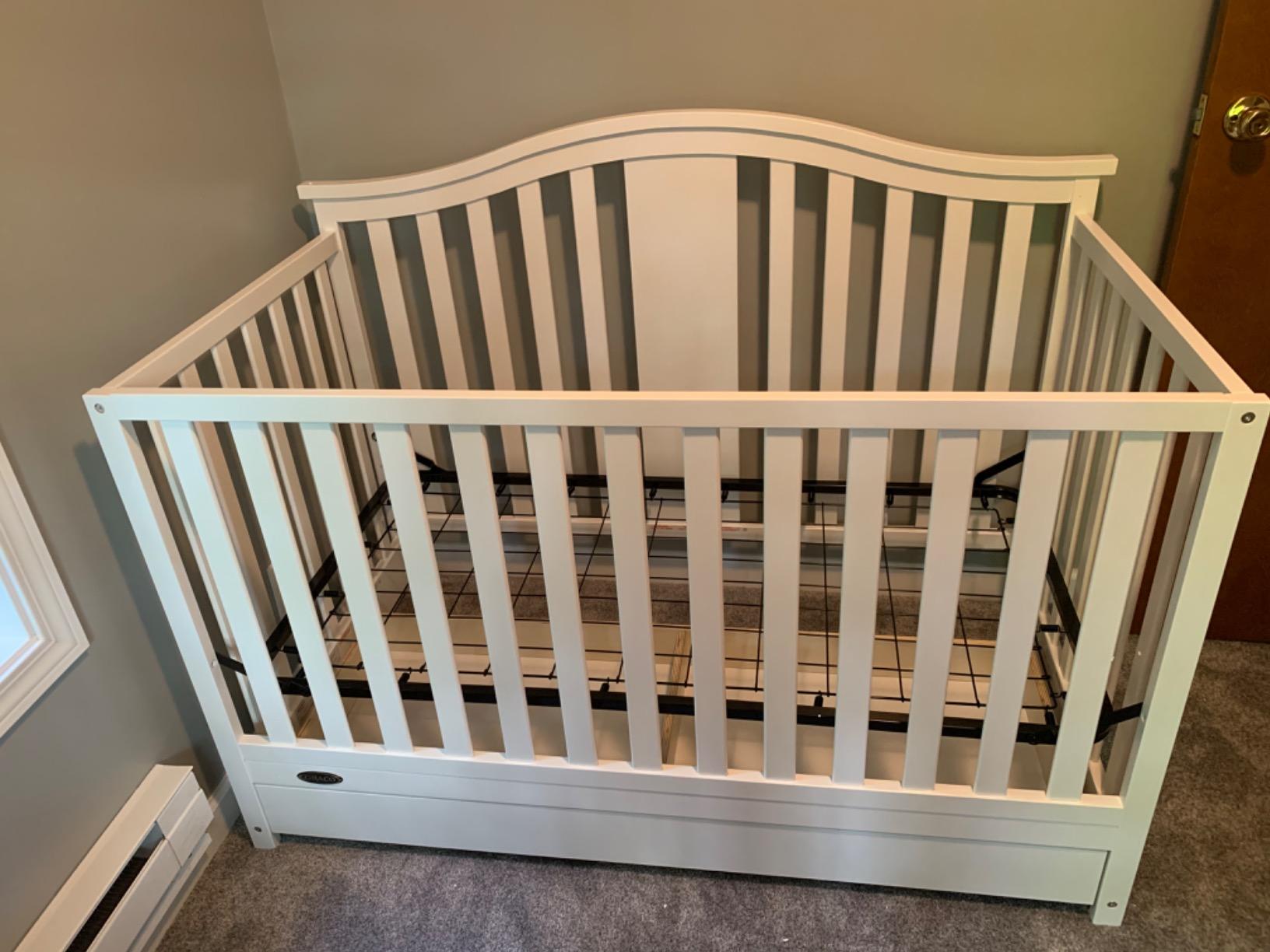 Graco Solano 4-in-1 Convertible Crib with Drawer Combo, White, GREENGUARD Gold Certified customer photo 2