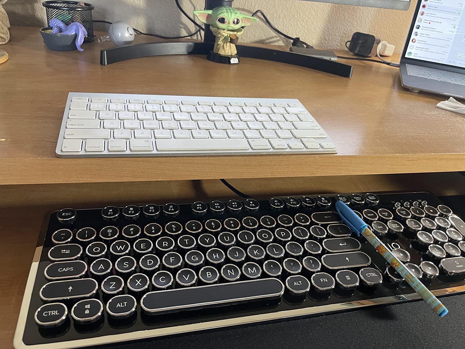 Azio Mk Retro USB Typewriter Inspired Mechanical Keyboard (Blue Switch) customer photo 2