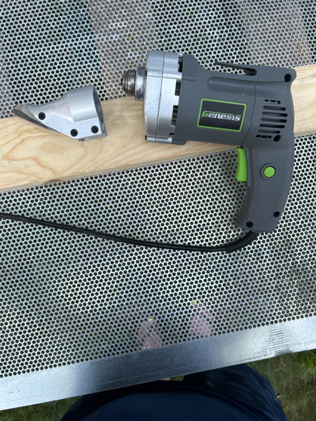 Genesis Electric Metal Cutting Shear 4 Amp 14-Gauge Swivel-Head Variable-Speed (GES40) customer photo 2