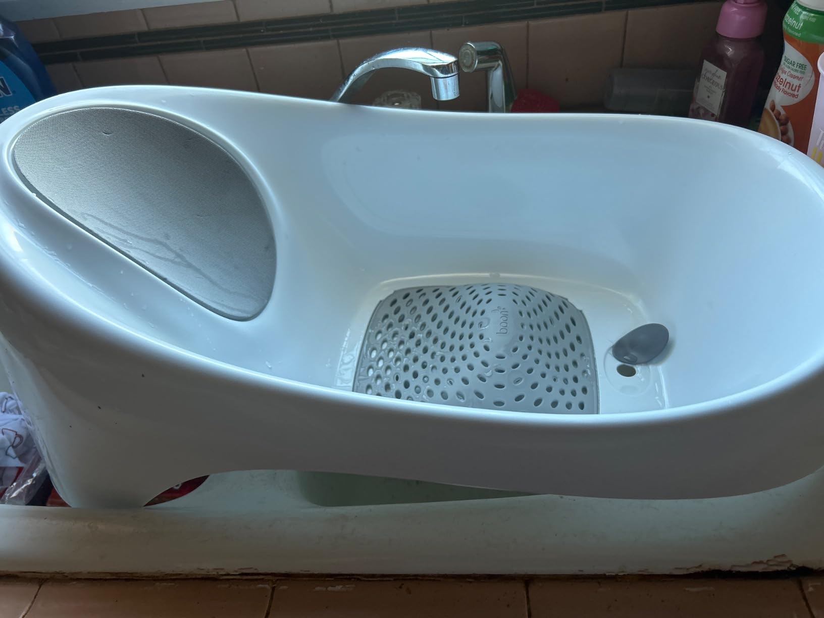 Boon Soak 3 Stage Baby Bathtub - Baby Bath Tub with Three Support Positions for Newborn to Toddlers - Color Changing Drain Plug for Ideal Bath Temperature - Gray - Ages 0 to 18 Months and Up customer photo 2
