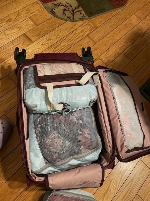 Travelpro Platinum Elite Softside Expandable Checked Luggage, 8 Wheel Spinner Suitcase, TSA Lock, Shadow Black, Checked Medium 25-Inch customer photo 1