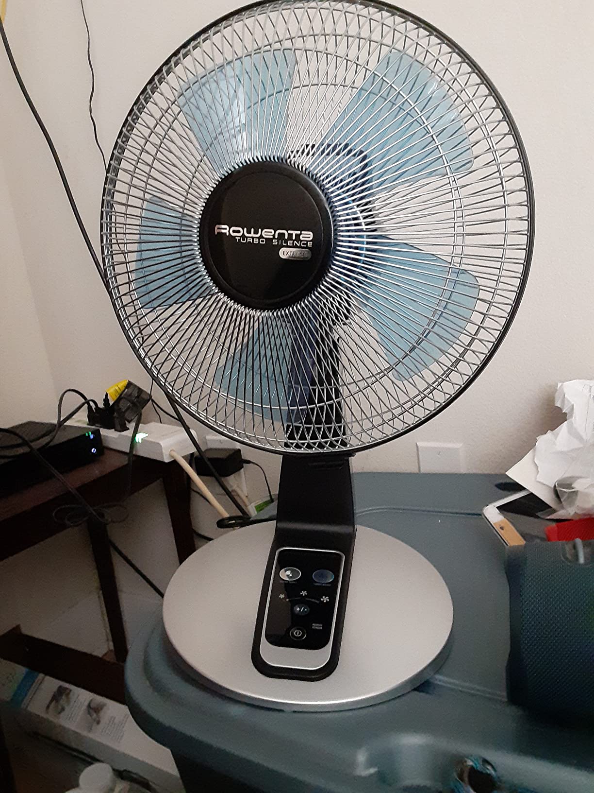 Rowenta Desk Fan, Turbo Silence Table Fan with Remote, 18 Inches, Ultra Quiet Fan for Bedroom, Oscillating, Portable, 5 Speeds, Black, Indoor, VU2660 customer photo 1