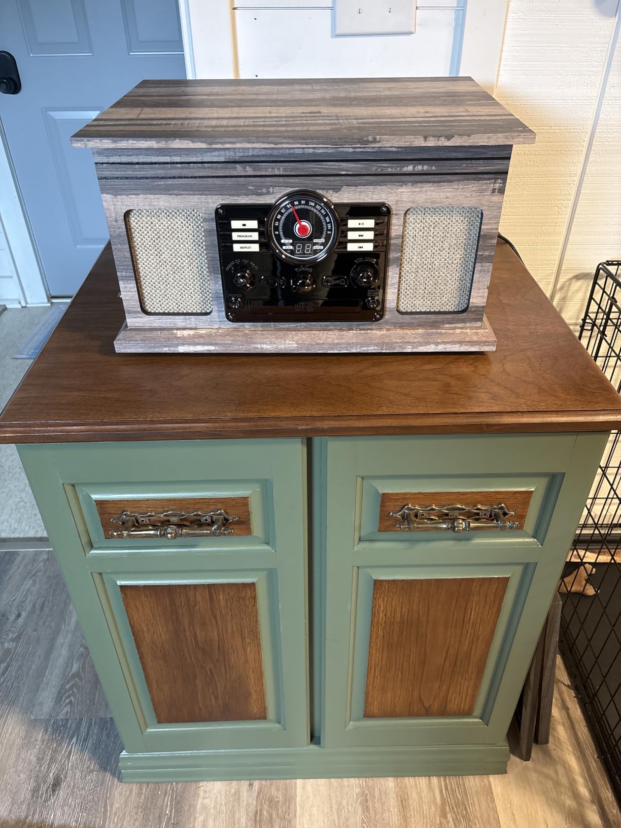 Victrola Quincy - 6-in-1 Bluetooth Record Player - Espresso | Plays vinyl, CD, cassette and FM radio through built-in stereo speakers, Bluetooth and aux streaming, headphone jack customer photo 2